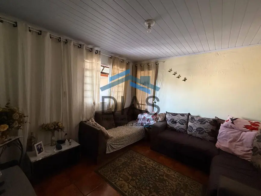 Casa com 3 quartos à venda, 250m2 em Jardim Roberto Selmi Dei, Araraquara - SP - imagem 4 Foto 4 de Casa com 3 quartos à venda, 250m2 em Jardim Roberto Selmi Dei, Araraquara - SP