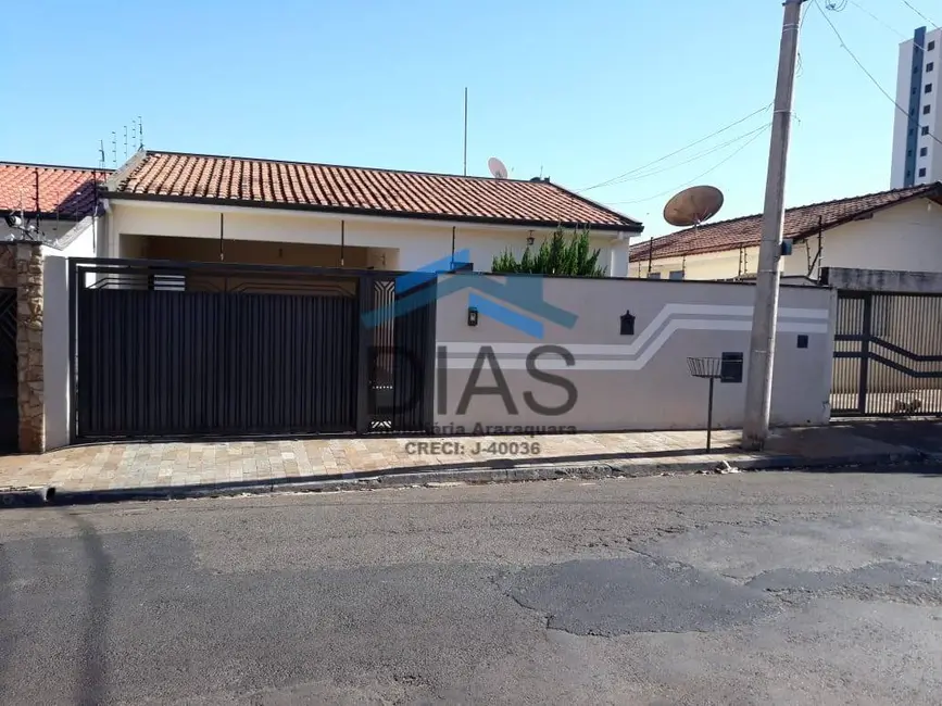 Casa com 3 quartos à venda, 285m2 em Vila Melhado, Araraquara - SP - imagem 1 Foto 1 de Casa com 3 quartos à venda, 285m2 em Vila Melhado, Araraquara - SP