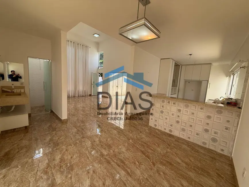 Foto 1 de Casa com 3 quartos à venda, 370m2 em Residencial Village Damha, Araraquara - SP
