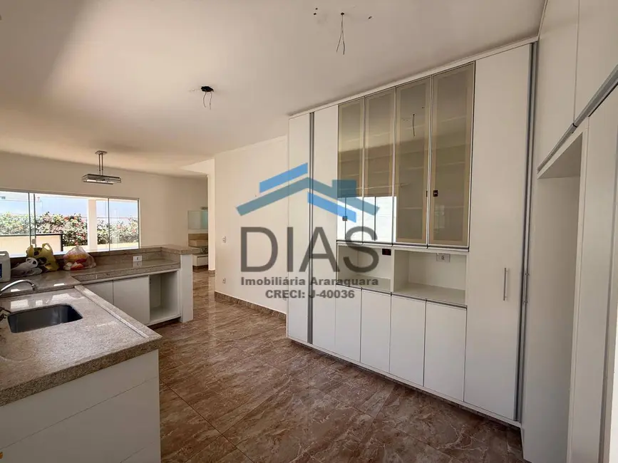 Foto 6 de Casa com 3 quartos à venda, 370m2 em Residencial Village Damha, Araraquara - SP