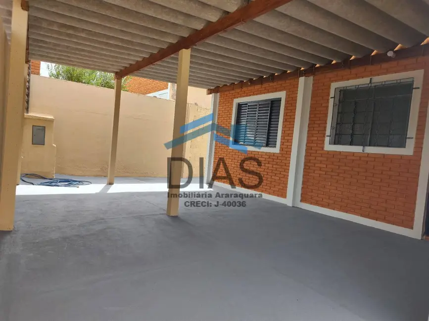 Casa com 3 quartos à venda, 441m2 em Vila Santana, Araraquara - SP - imagem 1 Foto 1 de Casa com 3 quartos à venda, 441m2 em Vila Santana, Araraquara - SP
