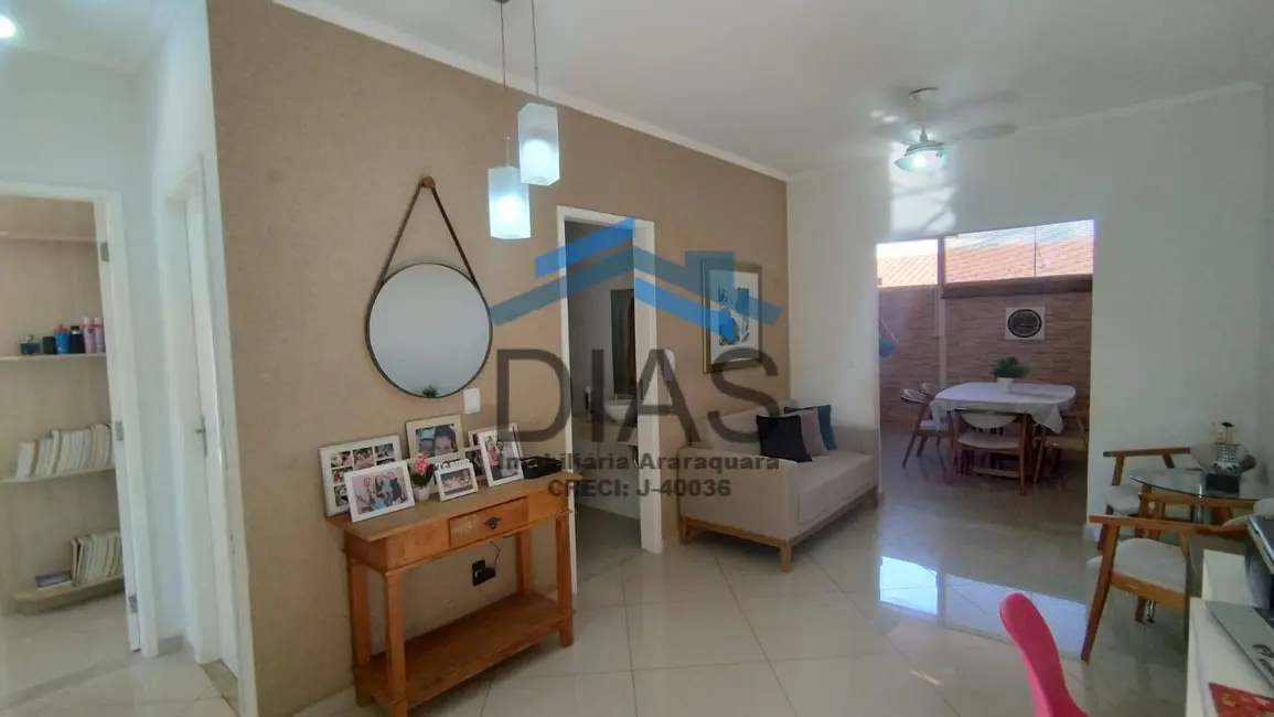Casa com 2 quartos à venda, 202m2 em Jardim Eliana, Araraquara - SP - imagem 1 Foto 1 de Casa com 2 quartos à venda, 202m2 em Jardim Eliana, Araraquara - SP