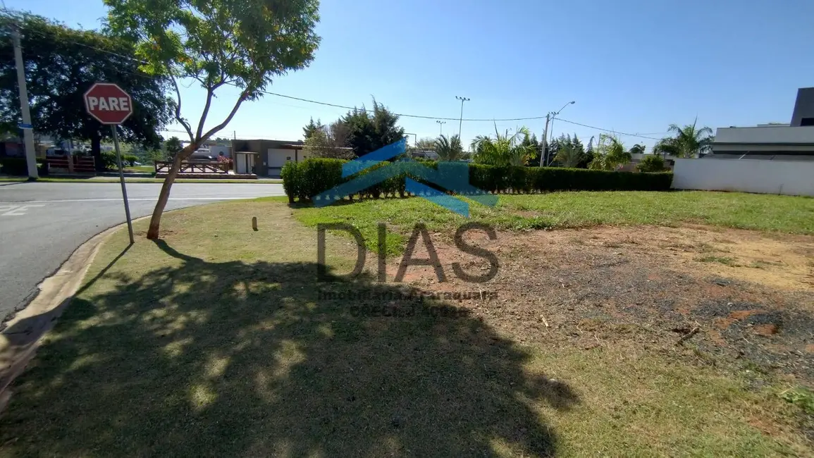 Foto 3 de Terreno / Lote à venda, 352m2 em Araraquara - SP