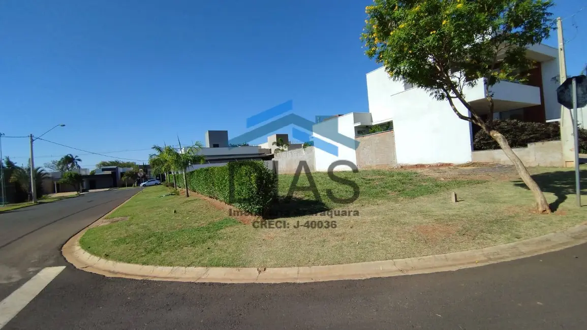 Foto 2 de Terreno / Lote à venda, 352m2 em Araraquara - SP