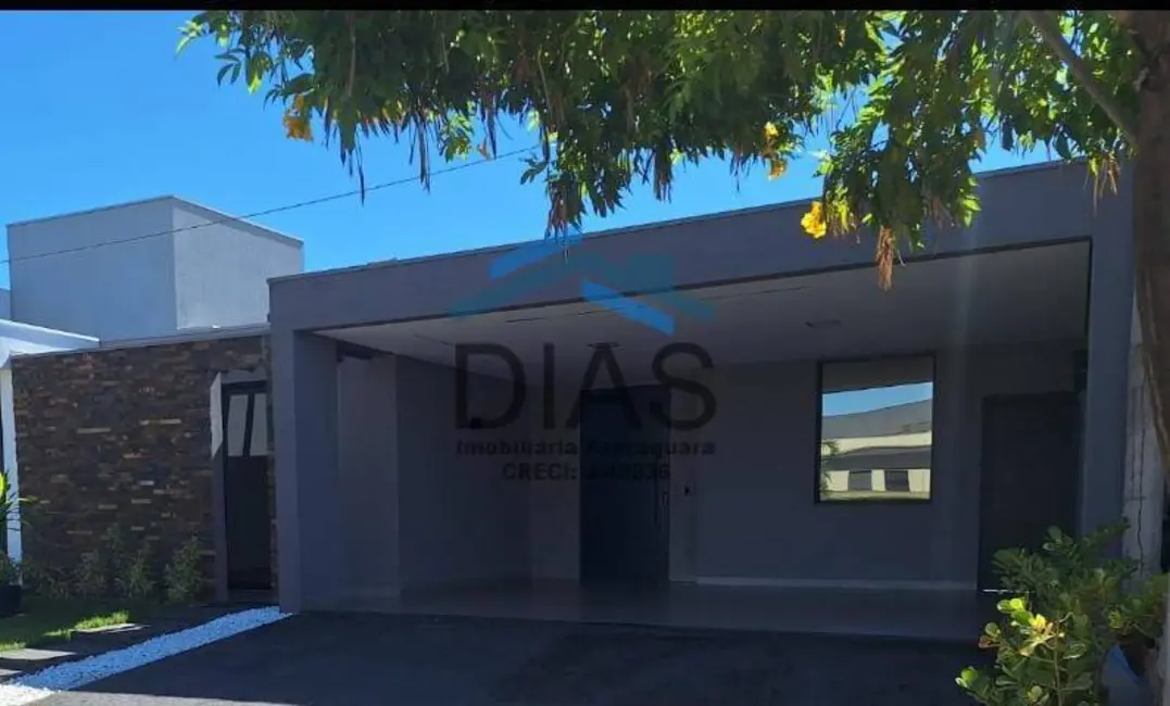 Casa com 3 quartos à venda, 305m2 em Residencial Village Damha, Araraquara - SP - imagem 1 Foto 1 de Casa com 3 quartos à venda, 305m2 em Residencial Village Damha, Araraquara - SP