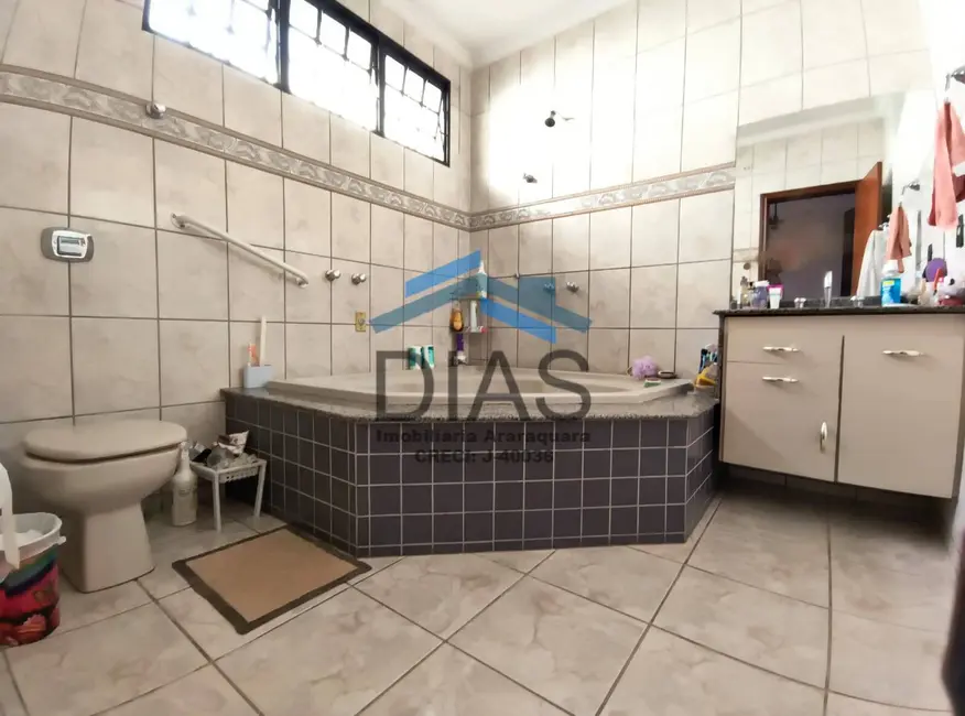 Casa com 4 quartos à venda, 839m2 em Jardim Califórnia, Araraquara - SP - imagem 9 Foto 9 de Casa com 4 quartos à venda, 839m2 em Jardim Califórnia, Araraquara - SP