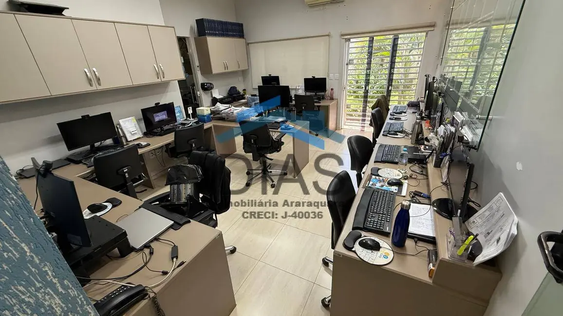 Casa com 3 quartos à venda, 281m2 em Jardim Tabapuã (Vila Xavier), Araraquara - SP - imagem 3 Foto 3 de Casa com 3 quartos à venda, 281m2 em Jardim Tabapuã (Vila Xavier), Araraquara - SP