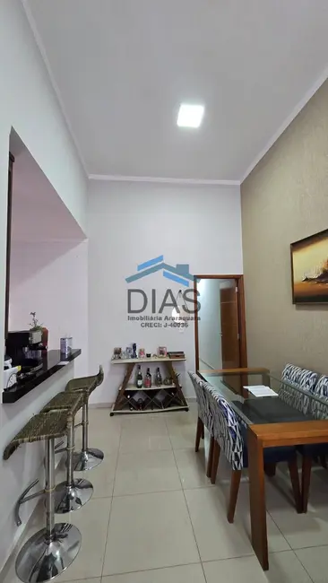 Casa com 3 quartos à venda, 200m2 em Jardim Marialice, Araraquara - SP - imagem 2 Foto 2 de Casa com 3 quartos à venda, 200m2 em Jardim Marialice, Araraquara - SP