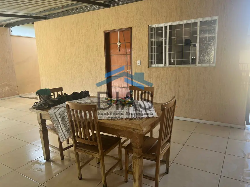 Foto 1 de Casa com 2 quartos à venda, 200m2 em Jardim Boa Vista, Araraquara - SP