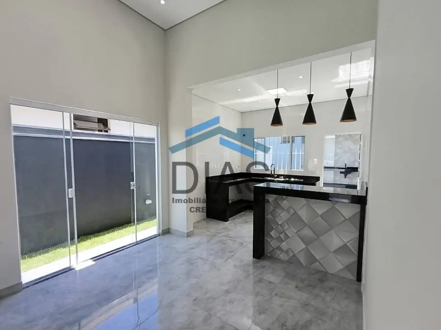 Casa com 3 quartos à venda, 200m2 em Jardim Marialice, Araraquara - SP - imagem 4 Foto 4 de Casa com 3 quartos à venda, 200m2 em Jardim Marialice, Araraquara - SP