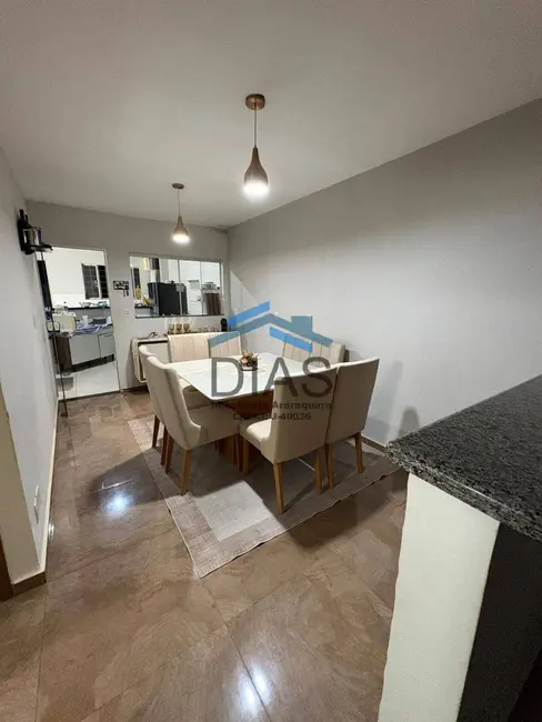 Foto 4 de Casa com 4 quartos à venda, 200m2 em Parque Residencial Laura Molina, Araraquara - SP