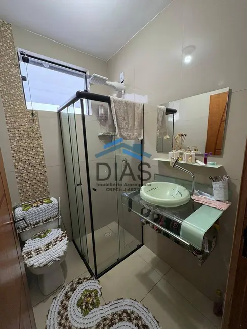 Foto 8 de Casa com 4 quartos à venda, 200m2 em Parque Residencial Laura Molina, Araraquara - SP