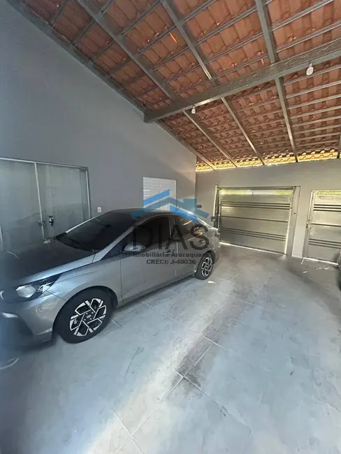 Foto 1 de Casa com 4 quartos à venda, 200m2 em Parque Residencial Laura Molina, Araraquara - SP