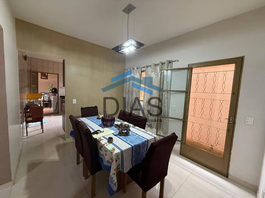 Casa com 2 quartos à venda, 160m2 em Jardim Dumont, Araraquara - SP - imagem 4 Foto 4 de Casa com 2 quartos à venda, 160m2 em Jardim Dumont, Araraquara - SP