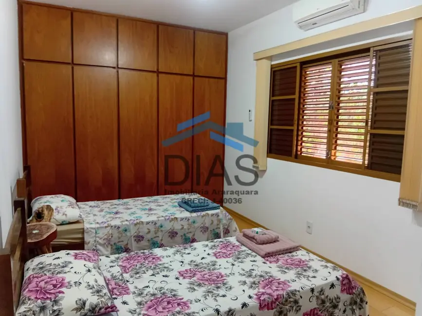 Foto 8 de Casa com 3 quartos à venda, 528m2 em Vila José Bonifácio, Araraquara - SP