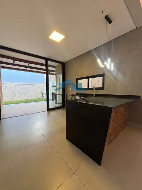 Casa com 3 quartos à venda, 250m2 em Araraquara - SP - imagem 4 Foto 4 de Casa com 3 quartos à venda, 250m2 em Araraquara - SP