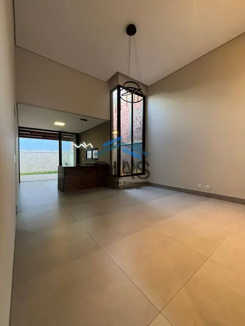 Casa com 3 quartos à venda, 250m2 em Araraquara - SP - imagem 2 Foto 2 de Casa com 3 quartos à venda, 250m2 em Araraquara - SP