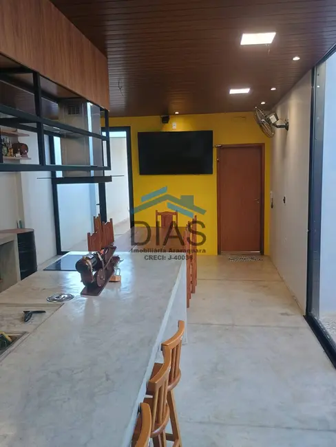 Casa com 3 quartos à venda, 170m2 em Jardim São Francisco, Araraquara - SP - imagem 2 Foto 2 de Casa com 3 quartos à venda, 170m2 em Jardim São Francisco, Araraquara - SP