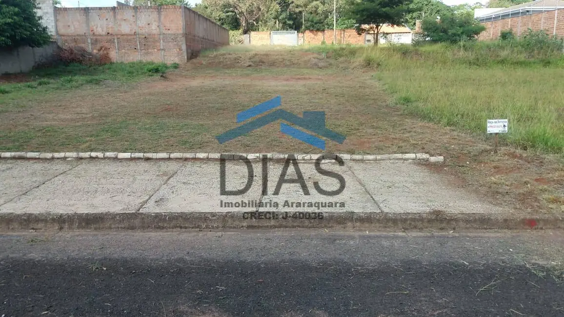 Foto 1 de Terreno / Lote à venda, 300m2 em Jardim Maria Luiza III, Araraquara - SP