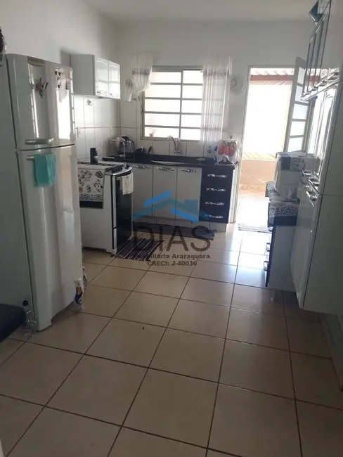 Foto 4 de Casa com 2 quartos à venda, 200m2 em Parque Residencial Laura Molina, Araraquara - SP