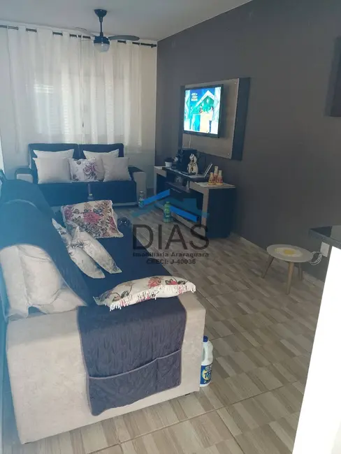 Foto 3 de Casa com 2 quartos à venda, 200m2 em Parque Residencial Laura Molina, Araraquara - SP