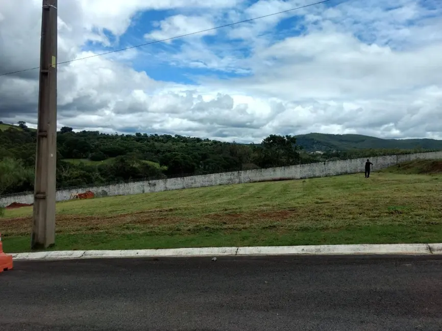 Foto 2 de Terreno / Lote à venda, 683m2 em Curitibanos, Braganca Paulista - SP