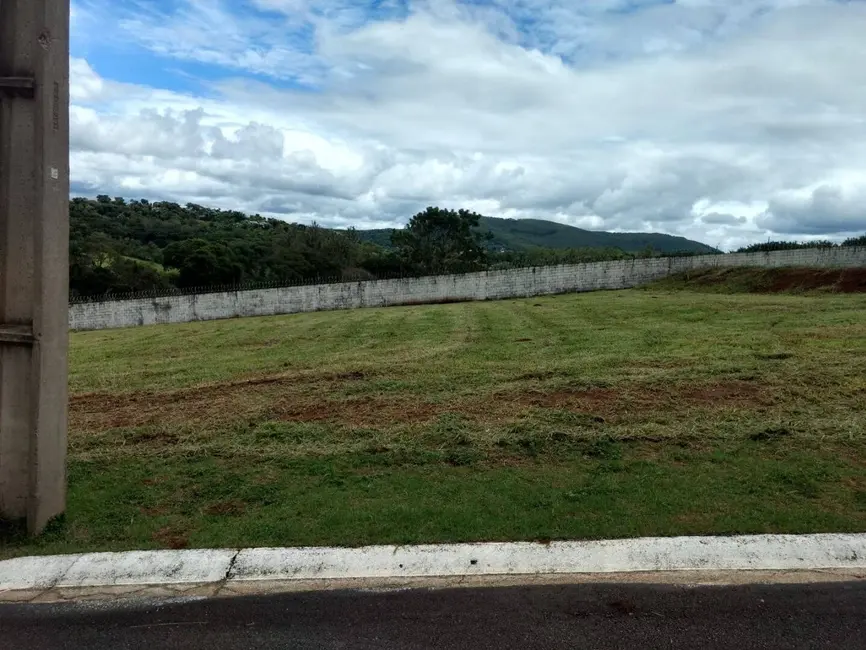Foto 3 de Terreno / Lote à venda, 683m2 em Curitibanos, Braganca Paulista - SP