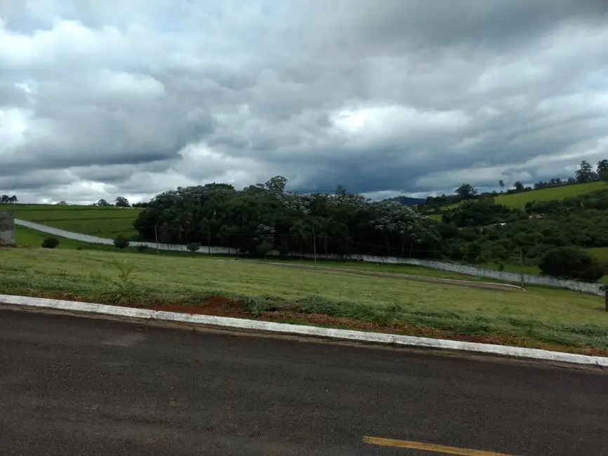 Foto 2 de Terreno / Lote à venda, 600m2 em Curitibanos, Braganca Paulista - SP