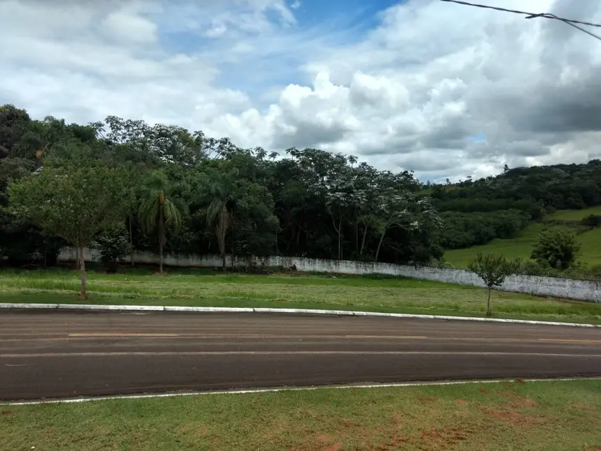 Foto 1 de Terreno / Lote à venda, 743m2 em Curitibanos, Braganca Paulista - SP