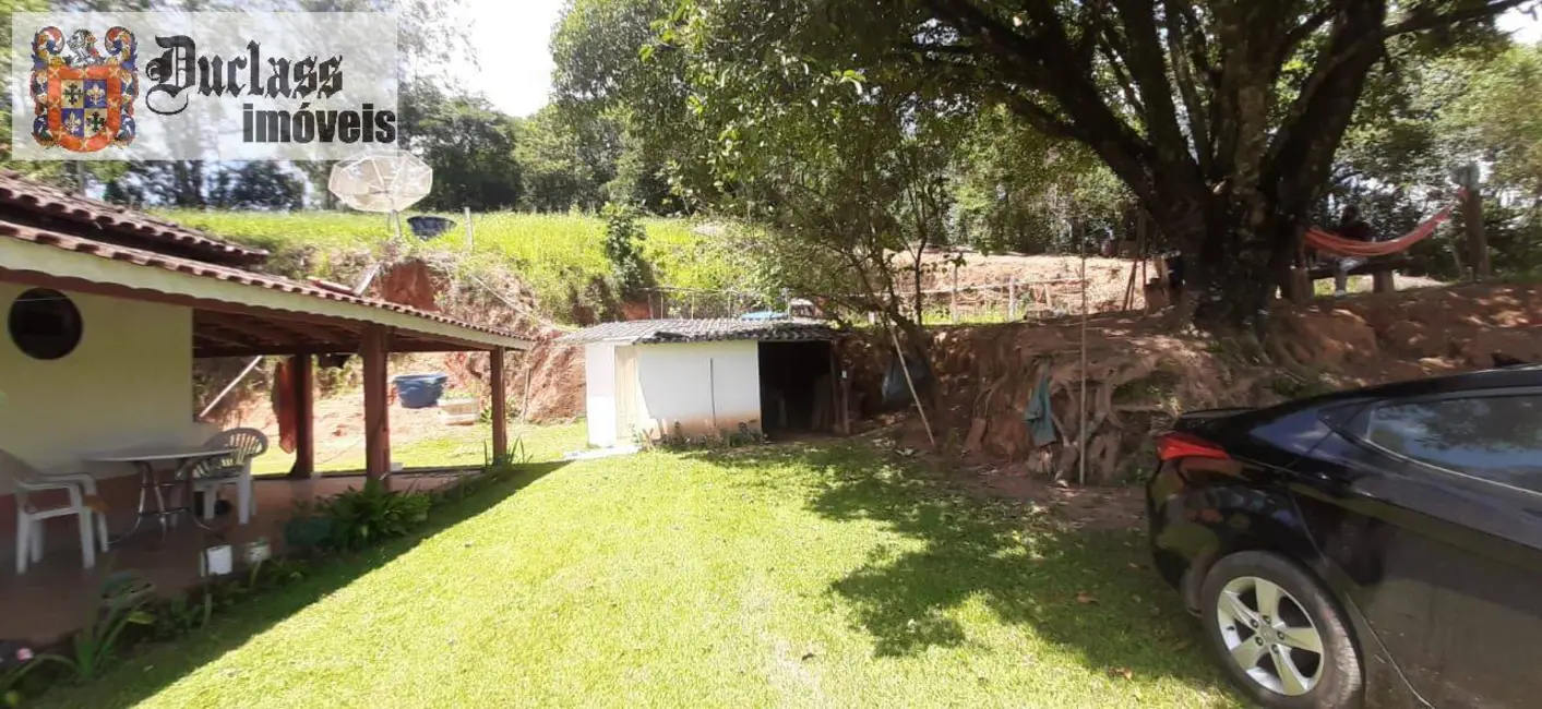 Chácara com 3 quartos à venda, 150m2 em Toledo - MG - imagem 8 Foto 8 de Chácara com 3 quartos à venda, 150m2 em Toledo - MG