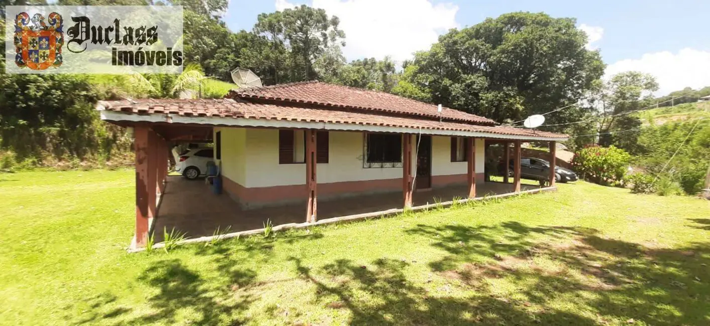 Chácara com 3 quartos à venda, 150m2 em Toledo - MG - imagem 3 Foto 3 de Chácara com 3 quartos à venda, 150m2 em Toledo - MG