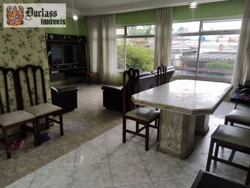 Casa com 4 quartos à venda, 262m2 em Canhema, Diadema - SP - imagem 4 Foto 4 de Casa com 4 quartos à venda, 262m2 em Canhema, Diadema - SP