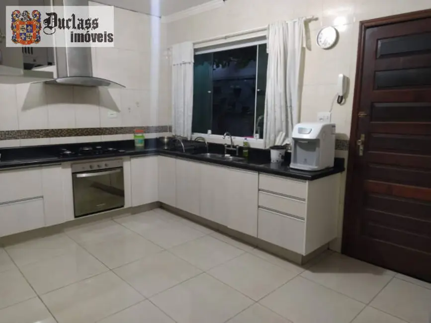 Casa com 4 quartos à venda, 262m2 em Canhema, Diadema - SP - imagem 6 Foto 6 de Casa com 4 quartos à venda, 262m2 em Canhema, Diadema - SP