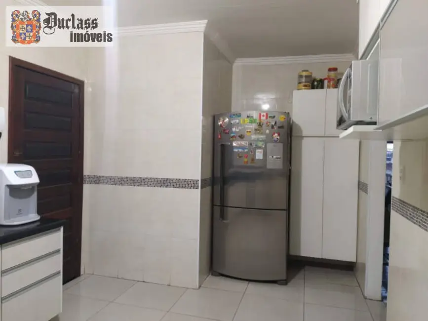 Casa com 4 quartos à venda, 262m2 em Canhema, Diadema - SP - imagem 9 Foto 9 de Casa com 4 quartos à venda, 262m2 em Canhema, Diadema - SP