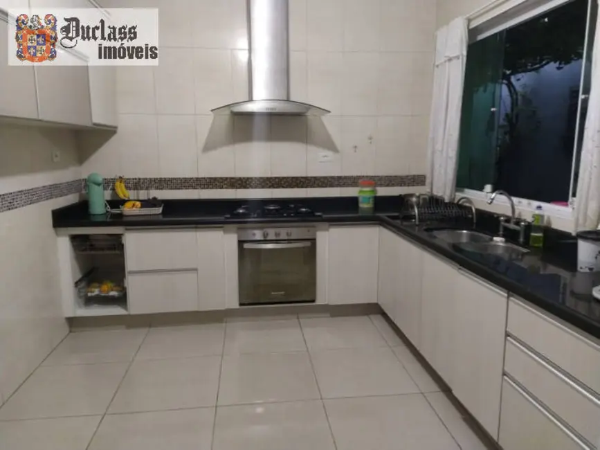 Casa com 4 quartos à venda, 262m2 em Canhema, Diadema - SP - imagem 7 Foto 7 de Casa com 4 quartos à venda, 262m2 em Canhema, Diadema - SP