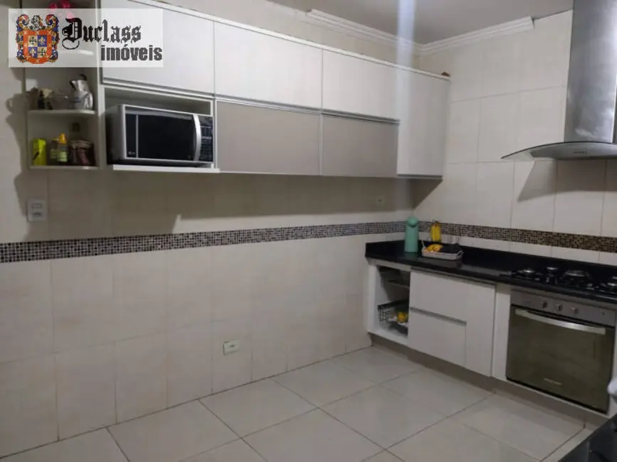 Casa com 4 quartos à venda, 262m2 em Canhema, Diadema - SP - imagem 8 Foto 8 de Casa com 4 quartos à venda, 262m2 em Canhema, Diadema - SP