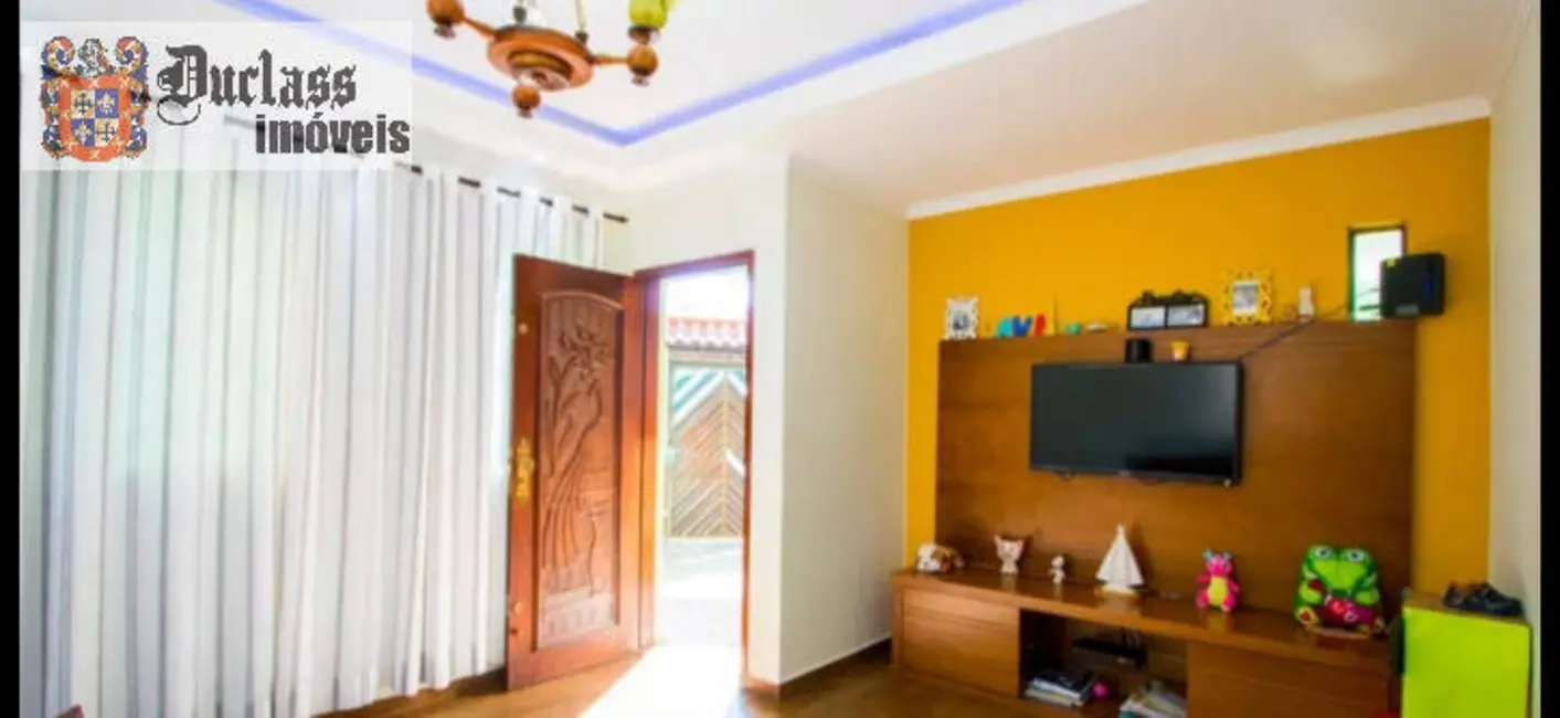 Sobrado com 3 quartos à venda, 179m2 em Parque Novo Oratório, Santo Andre - SP - imagem 3 Foto 3 de Sobrado com 3 quartos à venda, 179m2 em Parque Novo Oratório, Santo Andre - SP