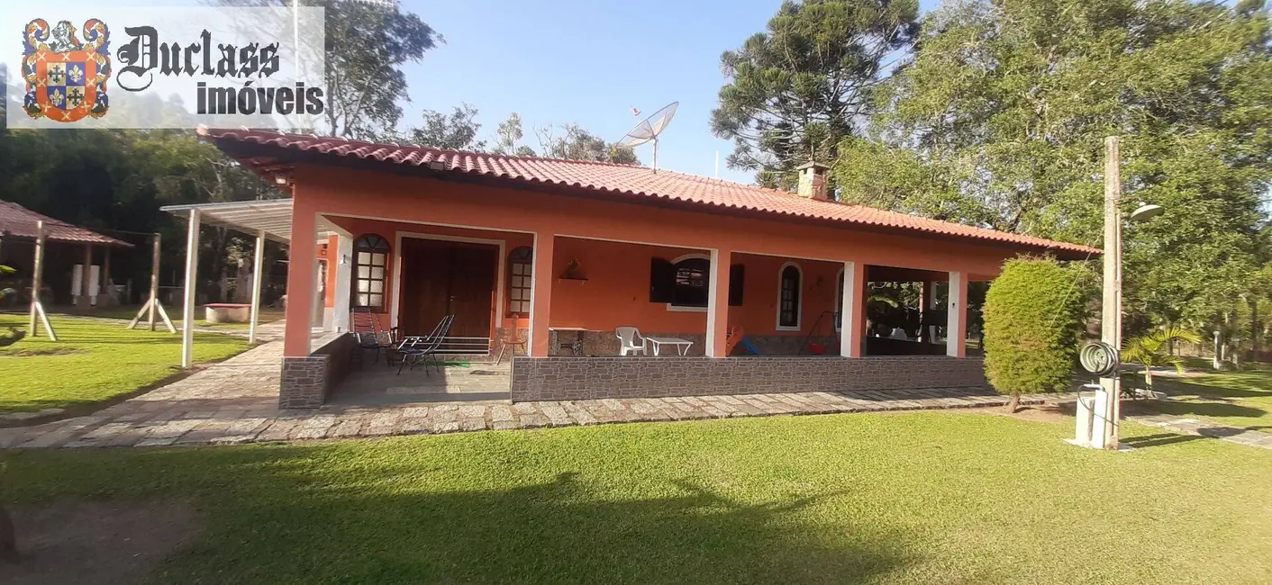 Chácara com 6 quartos à venda, 400m2 em Extrema - MG - imagem 3 Foto 3 de Chácara com 6 quartos à venda, 400m2 em Extrema - MG