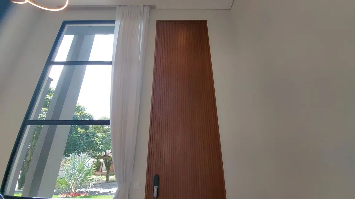 Foto 3 de Sobrado com 4 quartos à venda, 341m2 em Atibaia - SP