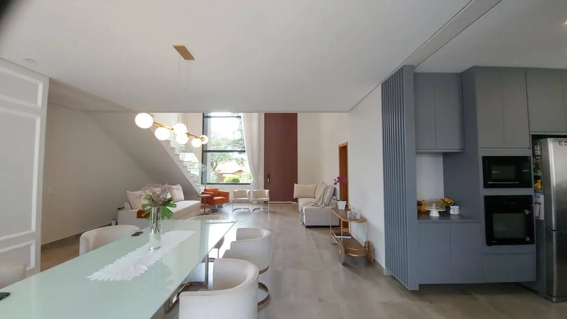 Foto 8 de Sobrado com 4 quartos à venda, 341m2 em Atibaia - SP