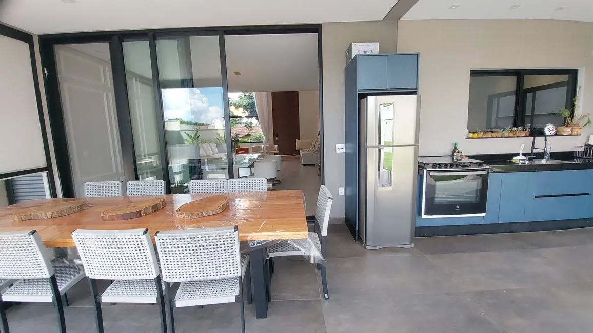 Foto 9 de Sobrado com 4 quartos à venda, 341m2 em Atibaia - SP