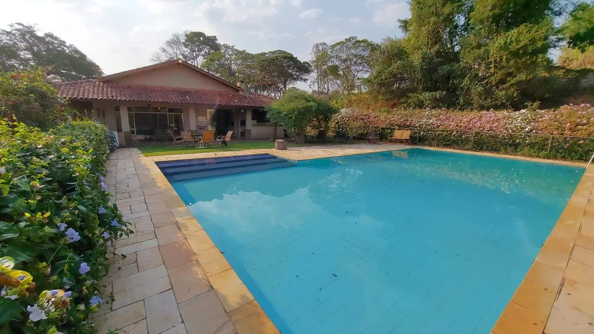 Foto 1 de Sítio / Rancho com 6 quartos à venda, 450m2 em Cachoeira, Atibaia - SP
