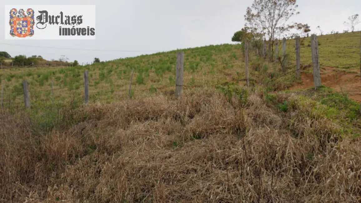 Chácara com 1 quarto à venda, 100m2 em Centro, Toledo - MG - imagem 6 Foto 6 de Chácara com 1 quarto à venda, 100m2 em Centro, Toledo - MG