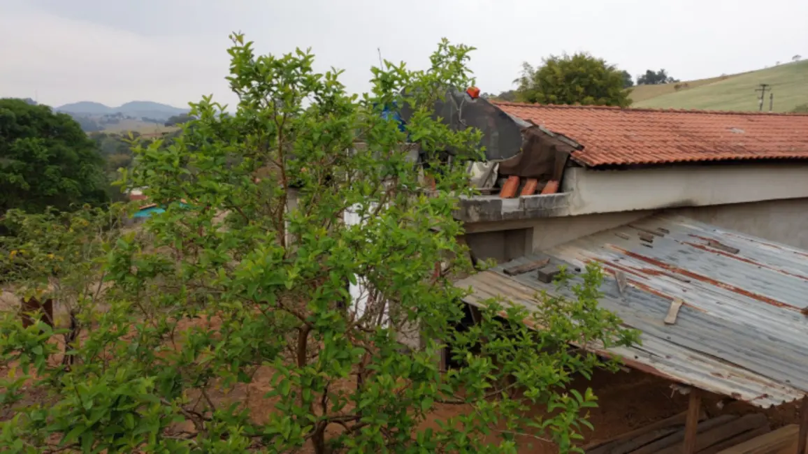 Foto 2 de Chácara com 1 quarto à venda, 100m2 em Centro, Toledo - MG