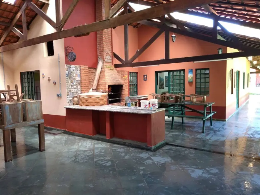 Chácara com 7 quartos à venda, 366m2 em Jarinu - SP - imagem 2 Foto 2 de Chácara com 7 quartos à venda, 366m2 em Jarinu - SP