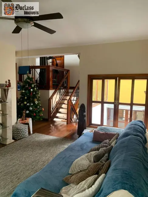 Sobrado com 3 quartos à venda, 385m2 em Jardim Nova Bragança, Braganca Paulista - SP - imagem 3 Foto 3 de Sobrado com 3 quartos à venda, 385m2 em Jardim Nova Bragança, Braganca Paulista - SP