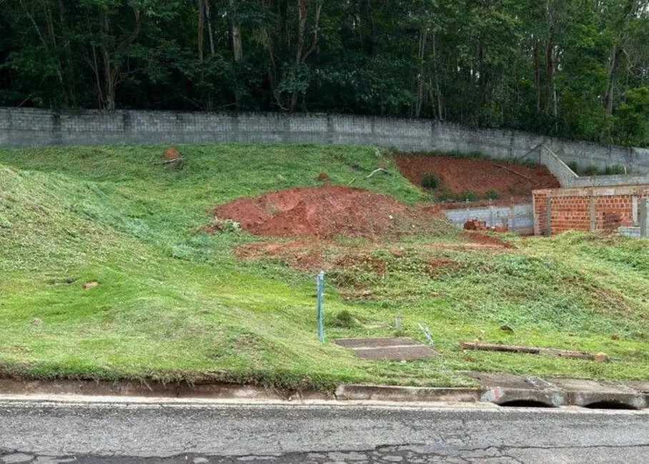 Foto 1 de Terreno / Lote à venda, 600m2 em Atibaia - SP