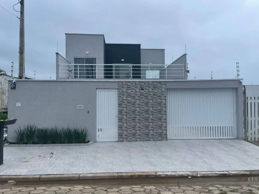 Foto 1 de Casa com 4 quartos à venda, 232m2 em Peruibe - SP