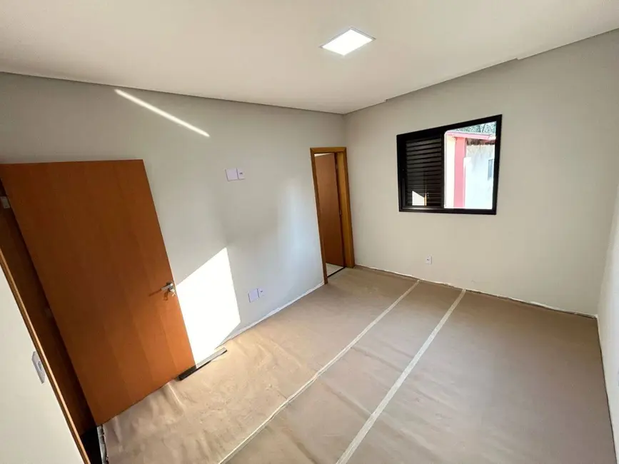 Sobrado com 3 quartos à venda, 230m2 em Sao Bernardo Do Campo - SP - imagem 6 Foto 6 de Sobrado com 3 quartos à venda, 230m2 em Sao Bernardo Do Campo - SP