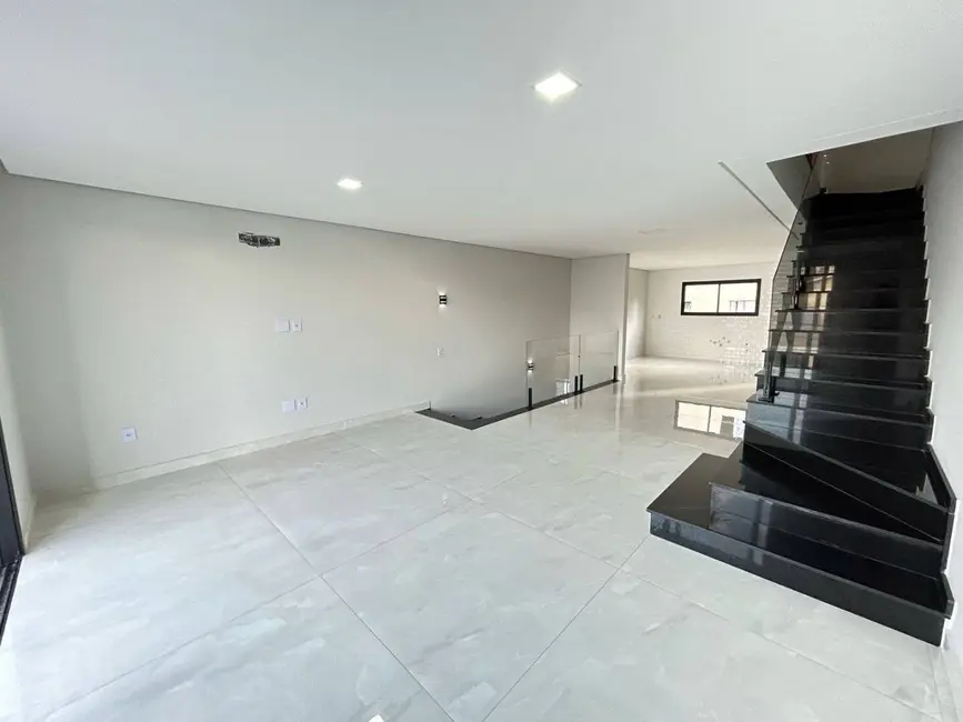 Sobrado com 3 quartos à venda, 230m2 em Sao Bernardo Do Campo - SP - imagem 4 Foto 4 de Sobrado com 3 quartos à venda, 230m2 em Sao Bernardo Do Campo - SP